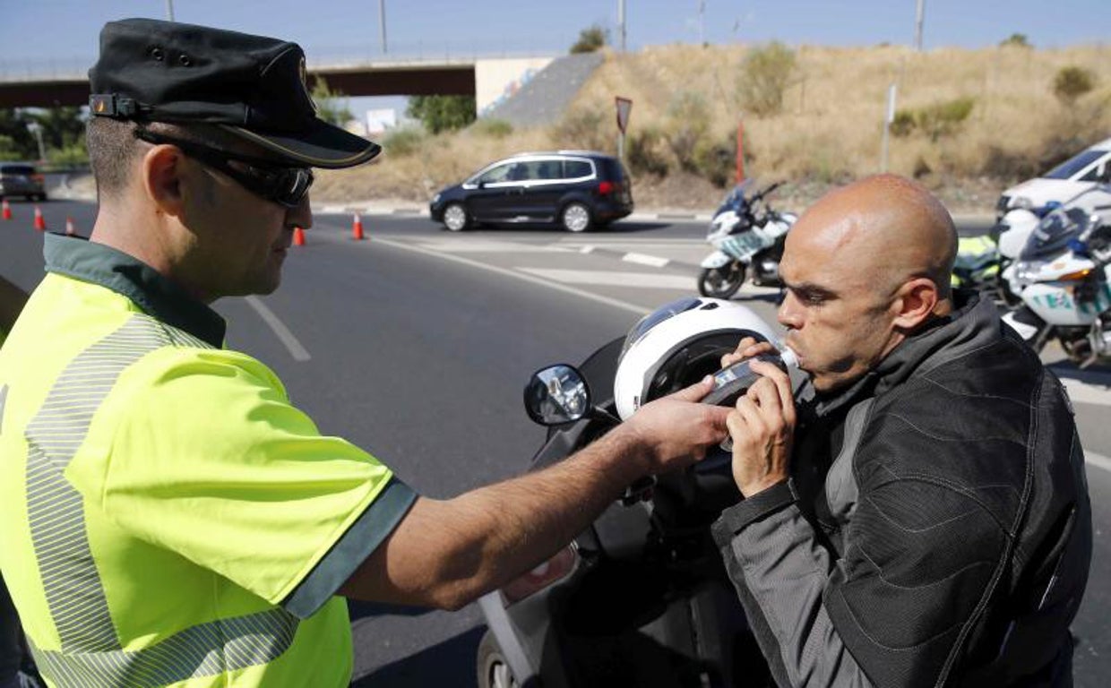 Falsos mitos y trucos para rebajar la tasa en un control de alcoholemia