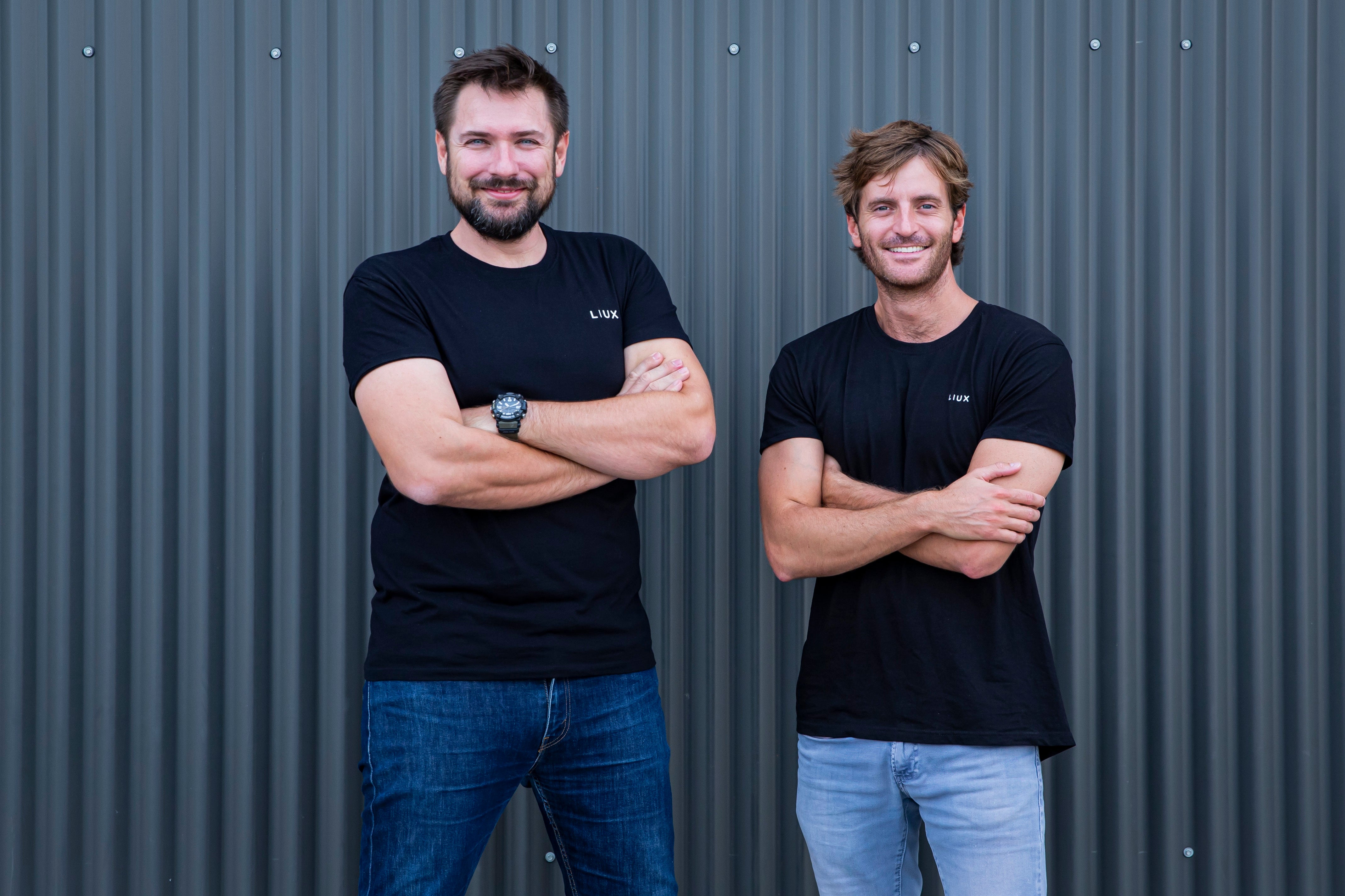 David Sancho (izda.) es diseñador de coches y Antonio Espinosa ingeniero, ambos tienen experiencia en el desarrollo de nuevas empresas