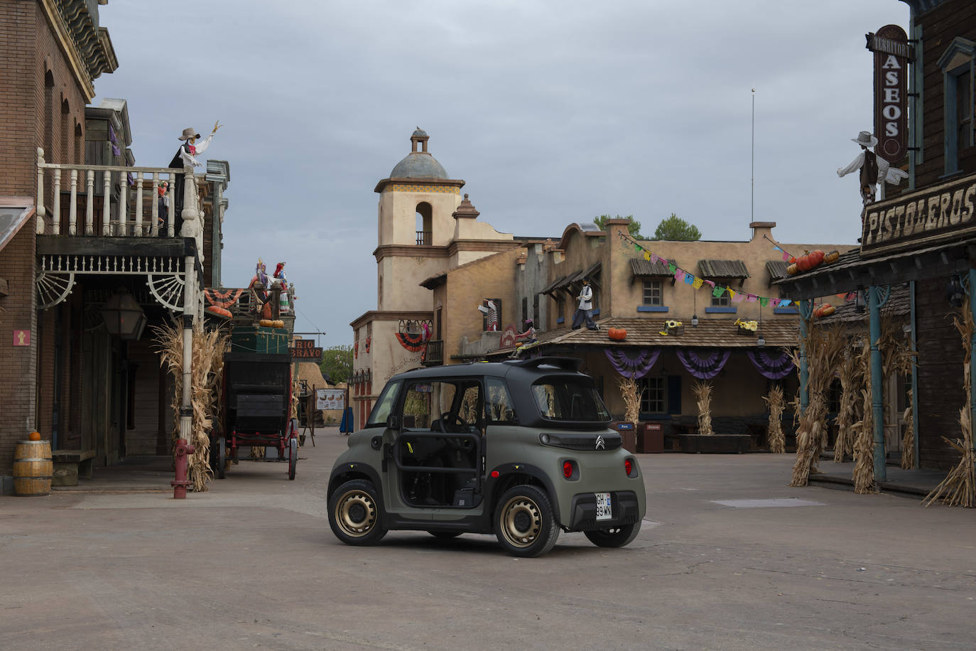 Además de romper moldes por su diseño, su confort y poder conducirlo sin necesidad del permiso de conducir tipo B, el Citroën AMI ha introducido un modelo de comercialización novedoso
