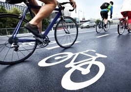 La multa que te pueden poner por utilizar el carril bici sin bicicleta