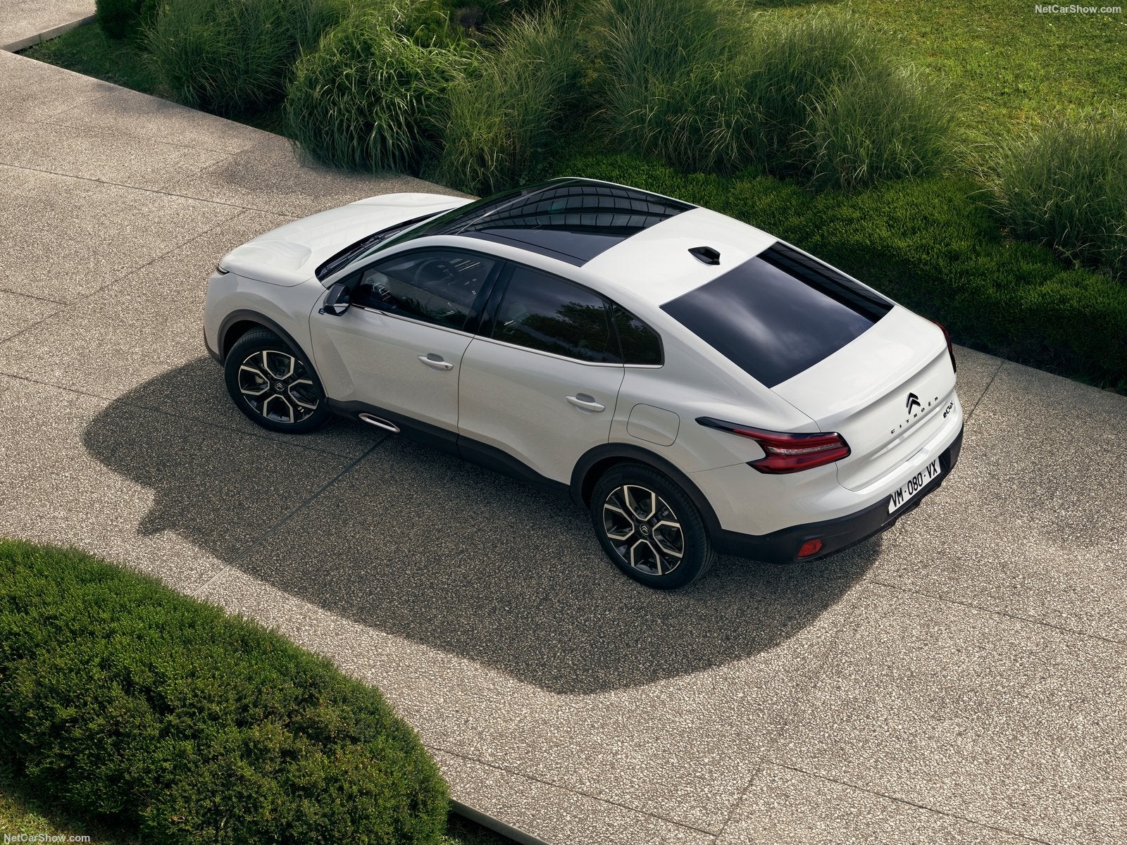 Los nuevos C4 X y ë-C4 X Electric ya admiten reservas en España desde el 10 noviembre, con un precio que parte desde los 22.785 €