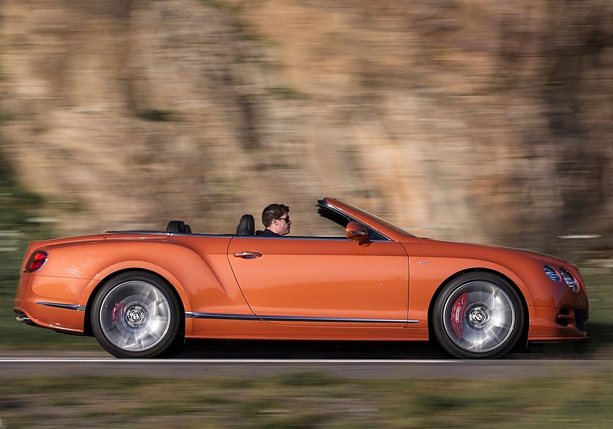 Un buen puñado de españoles acaban pasando por el concesionario coincidiendo con lo que los ingleses llaman la «mild life crisis»