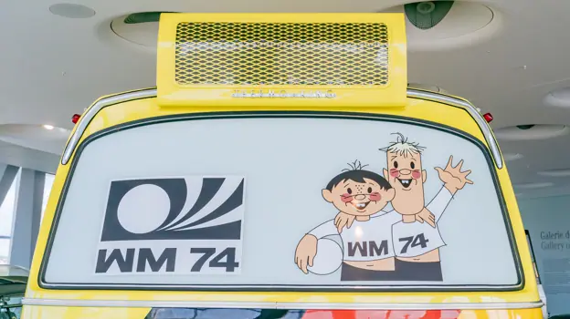 Tip&Tap, the mascots of Germany 74 appear on the rear window, under the air conditioning