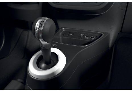 Los nuevos servicios conectados facilitan la vida del conductor a través de todas las funciones específicas de los vehículos eléctricos Renault.