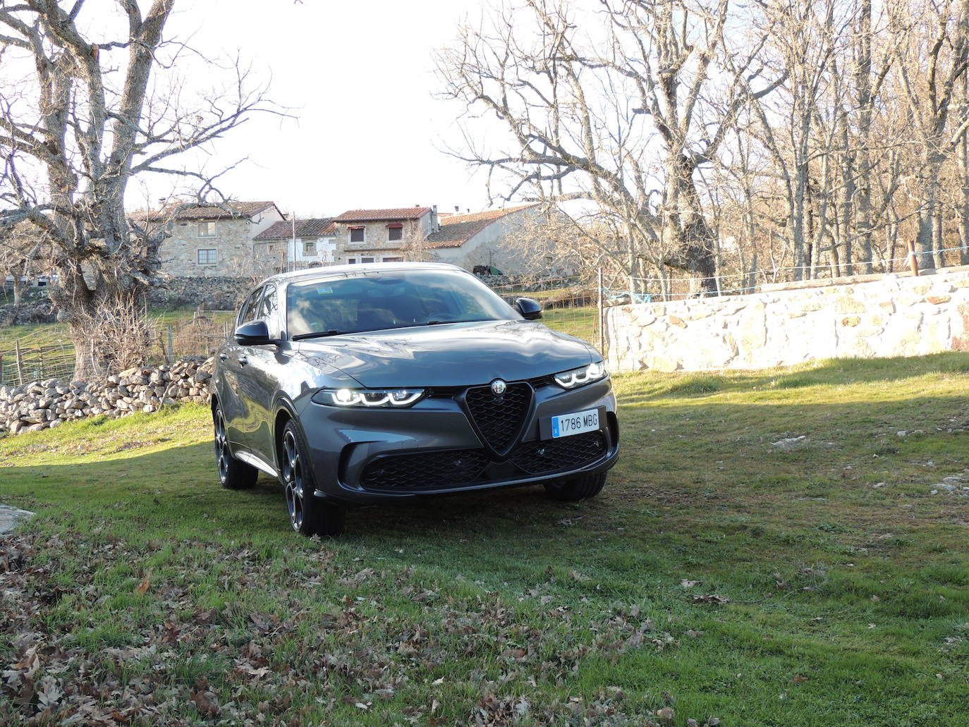 La nueva visión de los SUV encarnada por el Alfa Romeo Tonale destaca por su diseño espectacular, prácticamente idéntico al del concept-car en el que está basado.