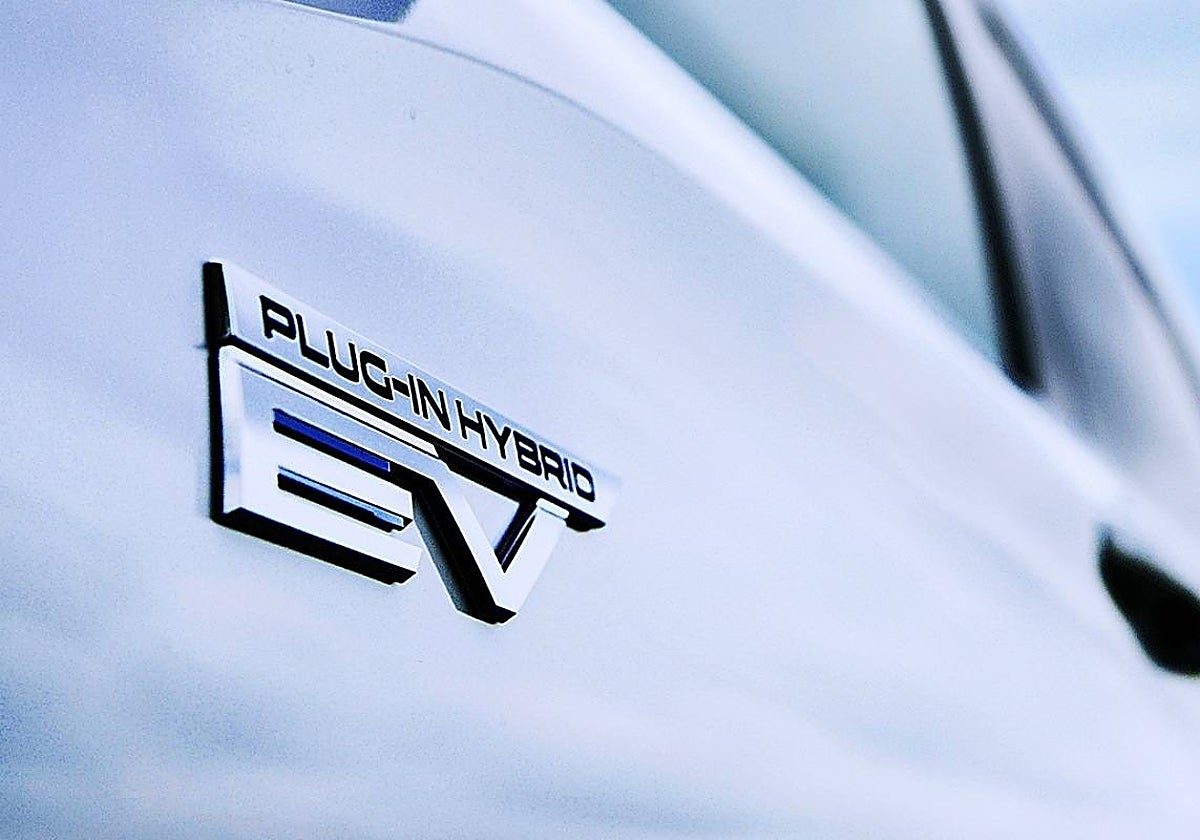 Coche híbrido enchufable