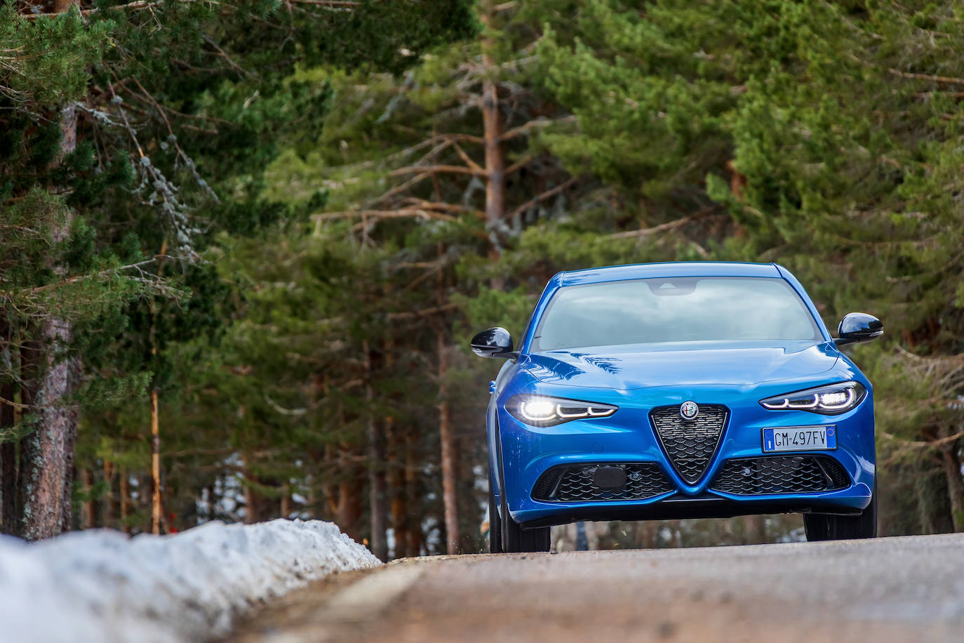 La tecnología Q4 asegura todas las ventajas de la tracción total, y, al mismo tiempo, garantiza un bajo consumo de combustible, capacidad de respuesta y todo el placer de conducción de un coche de tracción trasera