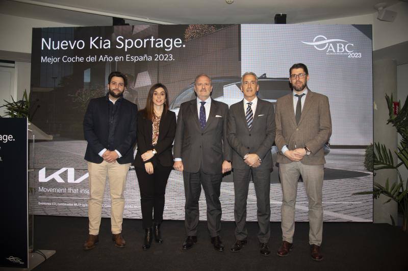 El equipo de dirección y comunicación de Kia España