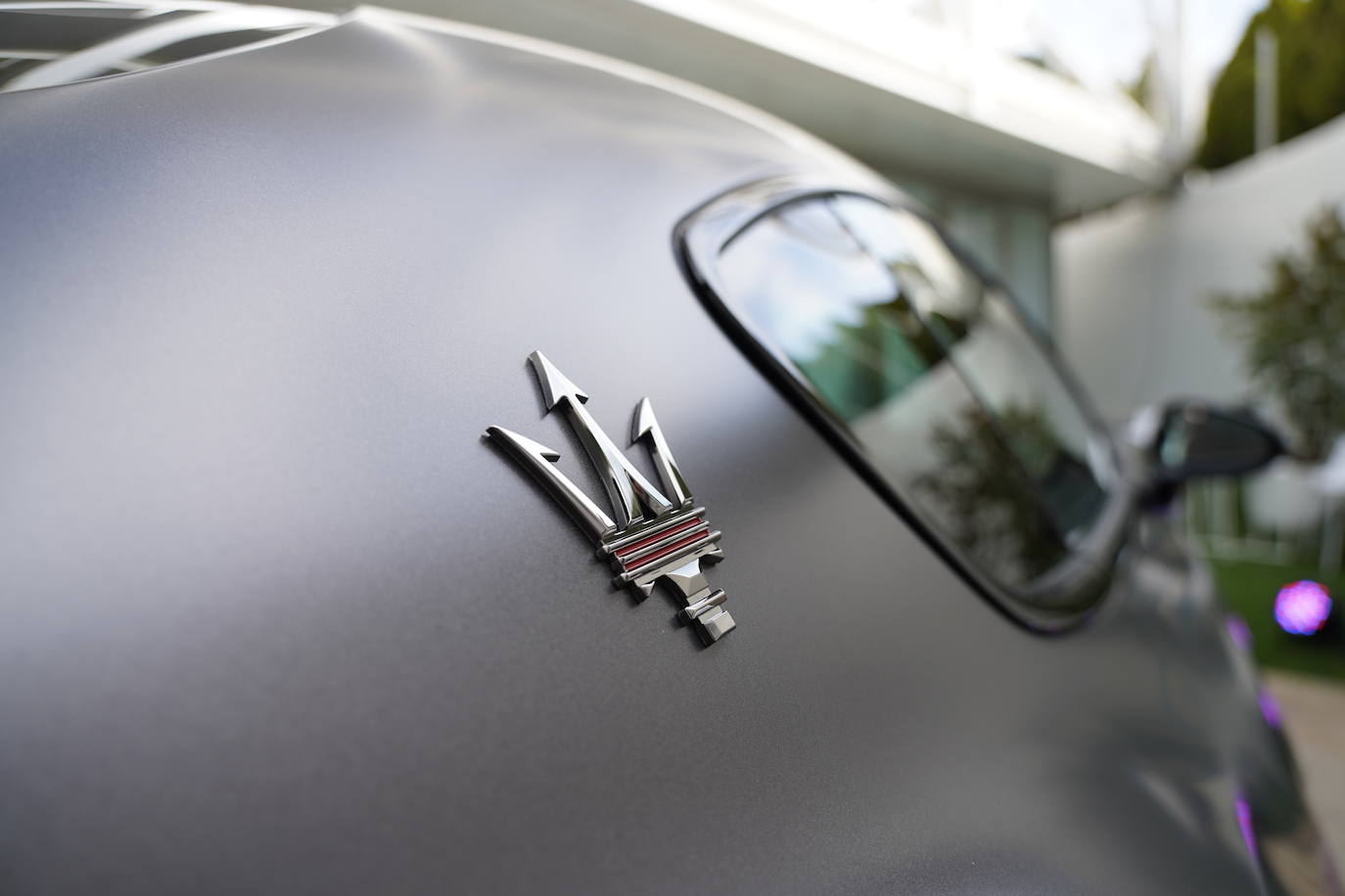 La tradición artesanal italiana conecta con la tecnología más avanzada para crear una atmósfera limpia y resuelta en la que se percibe una extraordinaria atención al detalle.