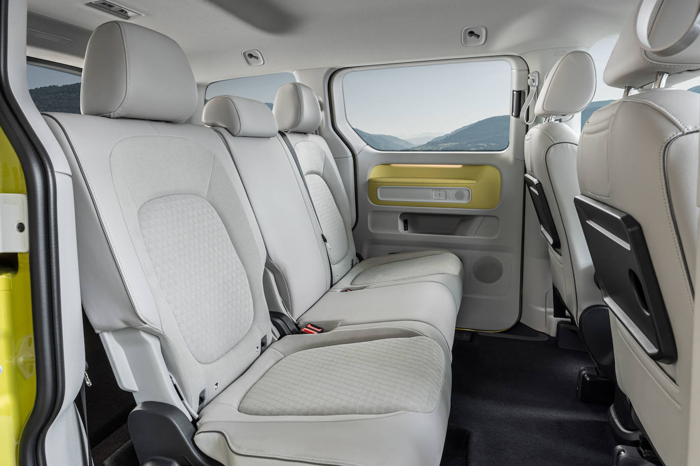 Las unidades de control del ID. Buzz también salen de fábrica con el último software de Volkswagen, el ID. Software versión 3.2. Si es necesario, puede actualizarse «Over the Air» (actualización OTA) sin tener que ir al taller.