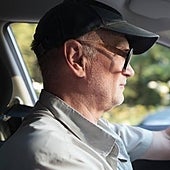 Recomendaciones de la DGT si sufres problemas de visión al conducir