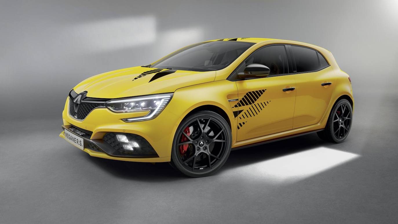 Megane R.S. Ultime fue presentado el 11 de enero y ya es posible realizar pedidos en España. El modelo celebra la historia de una saga Megane R.S. emblemática, que concluye tras 20 años de historia.