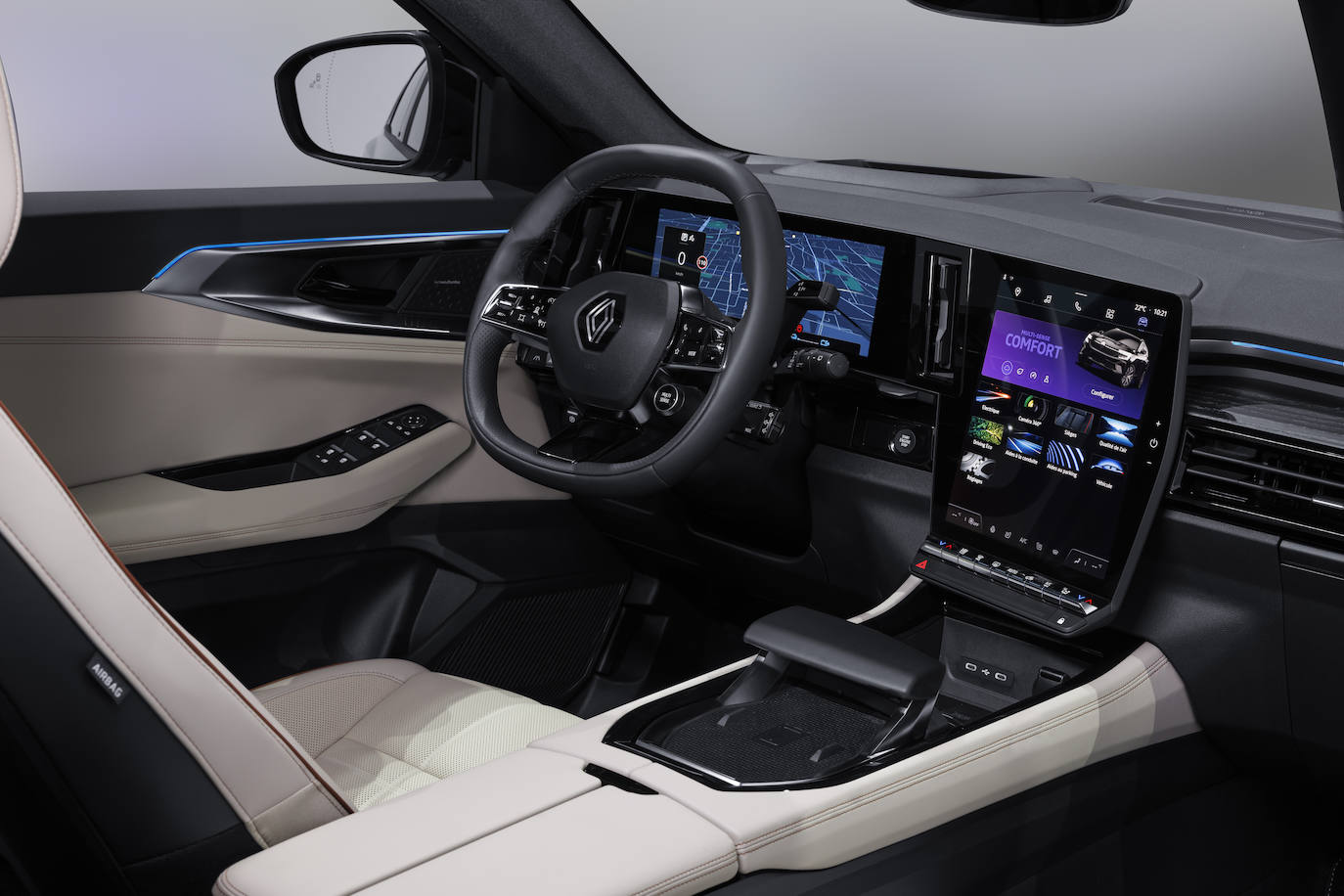 Como vehículo de gran estatus, Nuevo Espace combina una calidad de acabado que se aprecia a primera vista, un diseño interior muy agradable y una completa gama de equipamientos.
