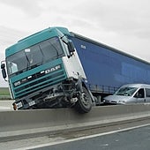 La DGT estudia prohibir los triángulos por el aumento de muertos