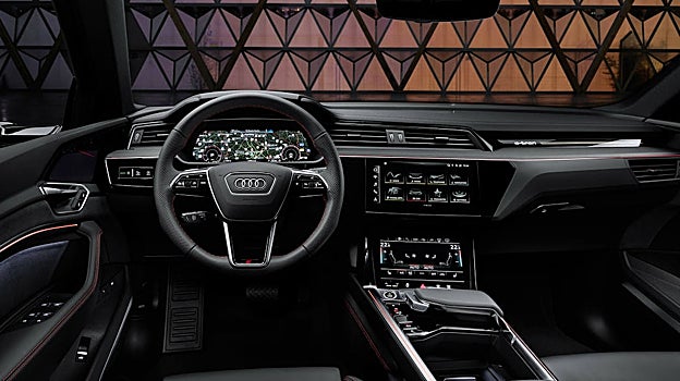 Cuenta con una instrumentación digital con pantalla de 12,3«, y una consola central ('infotainment') con 10,1«, y otra inferior (climatización) con 8,8«