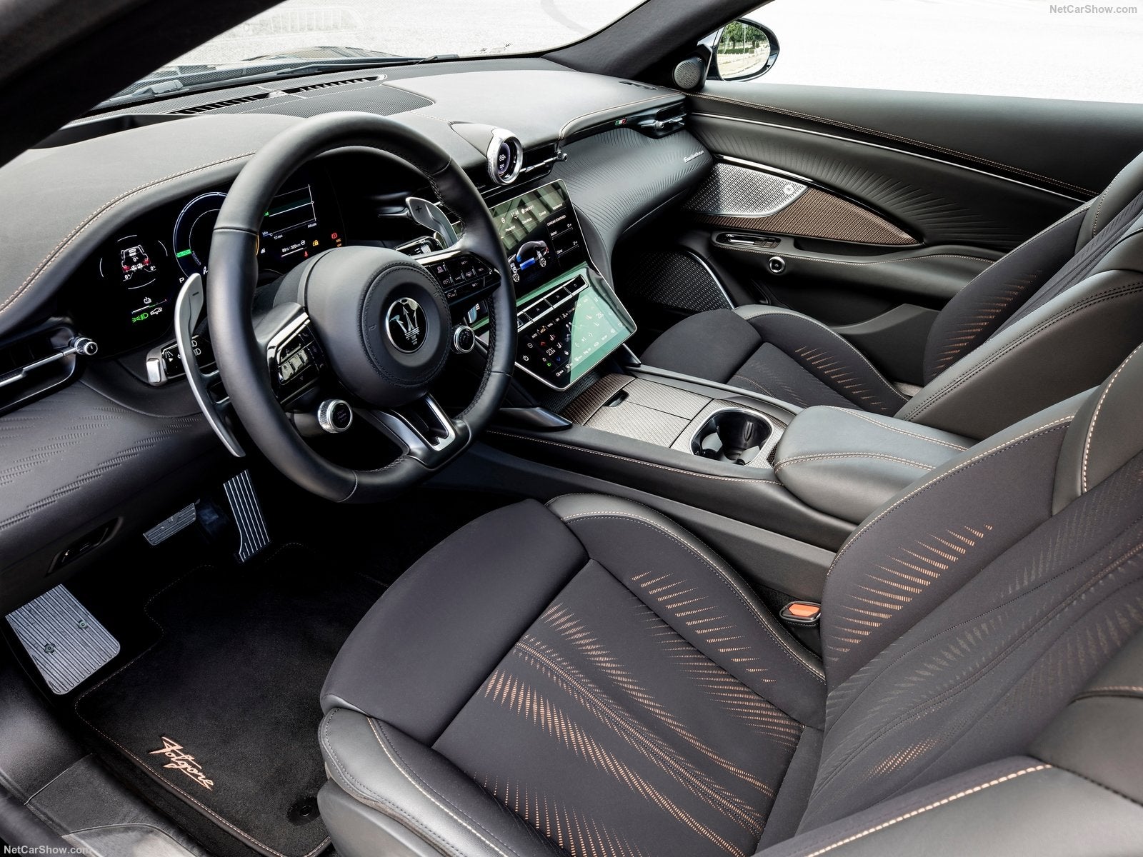 El Maserati GranTurismo Folgore es el primer coche 100% eléctrico de producción de Maserati. Un verdadero icono que llegará este 2023 y ofrecerá 761 CV, así como el característico sonido de la marca del Tridente.﻿