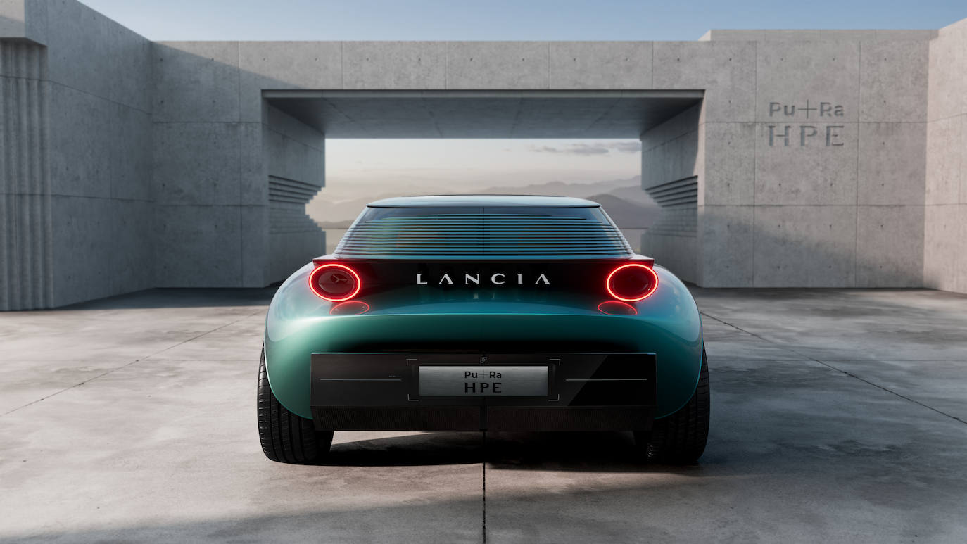 El nuevo Concept Lancia se convierte así en una expresión del diseño italiano imperecedero, con un enfoque sostenible e innovador que va más allá del típico lenguaje automovilístico.