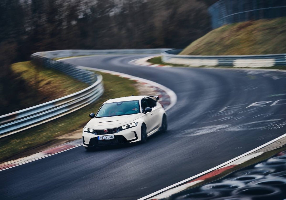 El nuevo Honda Civic Type R vuelve a marcar el récord de vuelta rápida de un automóvil de producción de tracción delantera en el circuito de Nürburgring