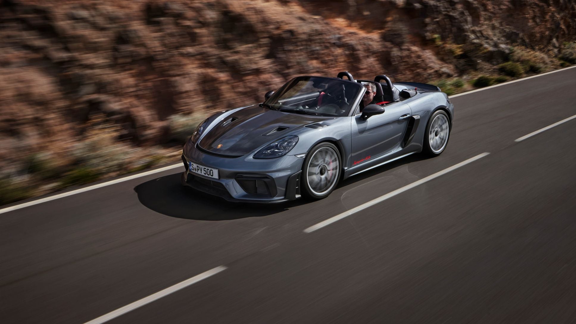 En el año en que Porsche celebra su 75 aniversario, llevará al Festival el recientemente revelado 718 Spyder RS, el Boxster más moderno de la historia, impulsado por un seis cilindros en línea de 500 CV tomado del 911 GT3.