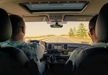 Cómo conducir con calor extremo: los mejores consejos para evitar que te afecte en la carretera