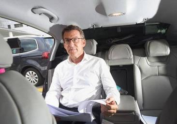 Los coches de los candidatos a presidente del Gobierno: solo uno «se mueve en verde»