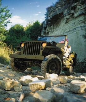 Imagen secundaria 2 - Varias generaciones del Jeep original 