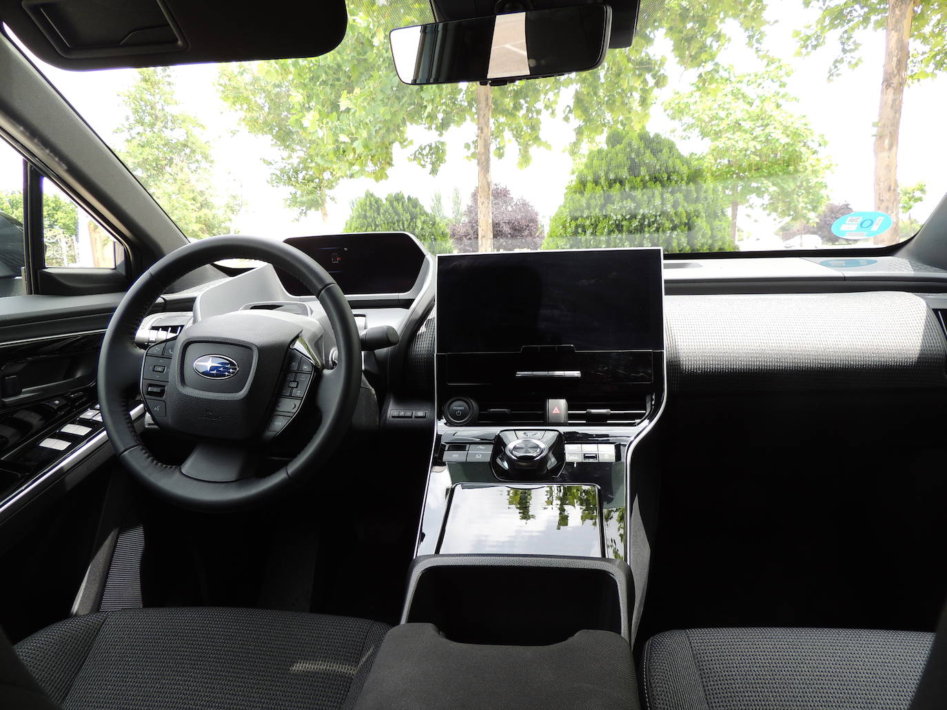 El nuevo Subaru Solterra ha registrado la calificación más alta jamás alcanzada por un vehículo Subaru en laprueba de asistencia al conductor*1, en la categoría Small Off-Road, y excelentes puntuaciones en el apartado del estado de los ocupantes y en el sistema pre-colisión (AEB Car-to-Car*2) con un gran desempeño en los sistemas de asistencia al mantenimiento de carril e interfaz hombre-máquina, según la última prueba aplicable.