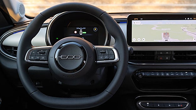 Fiat 600e, el eléctrico urbano que sale de la ciudad