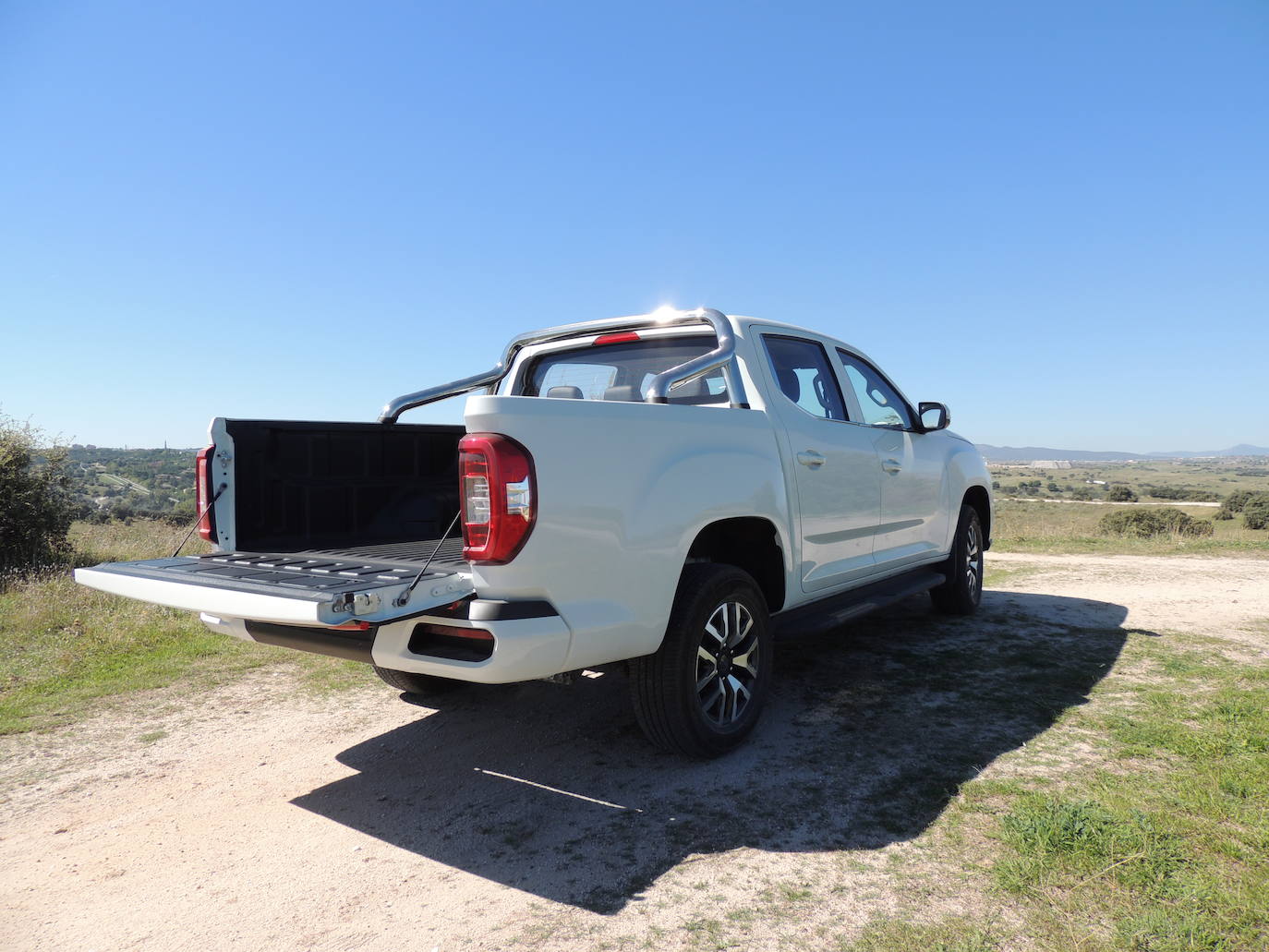 MAXUS irrumpe en el mercado de los pick ups con un modelo 100% eléctrico, robusto, fiable, con gran capacidad de carga útil de una tonelada y el máximo equipamiento