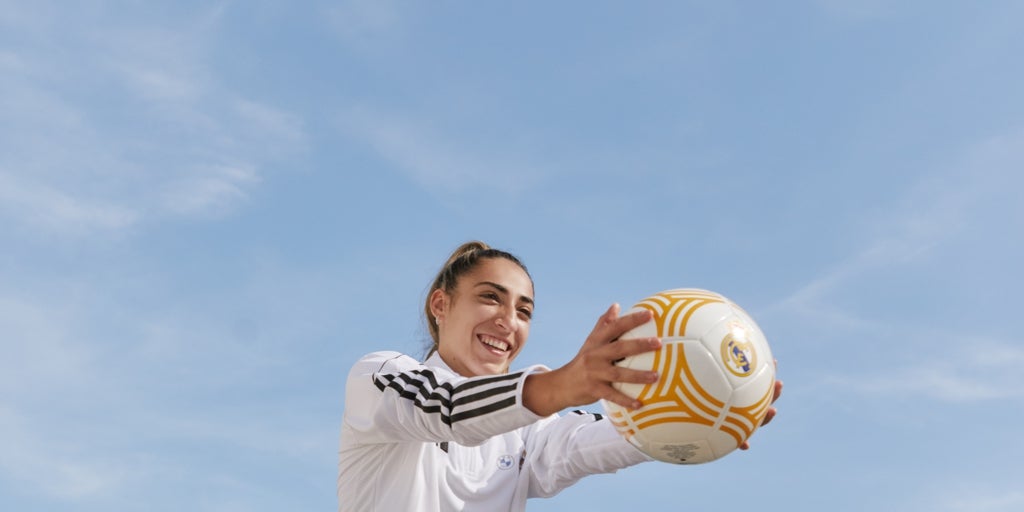 the-first-women-s-soccer-team-is-already-driving-its-new-vehicles