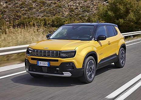 Imagen secundaria 1 - Jeep Avenger: tecnologías avanzadas y electrificación