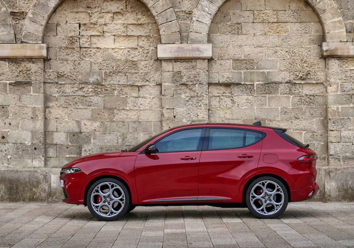 Alfa Romeo Stelvio Veloce Ti 2021, el SUV italiano estrena versión deportiva