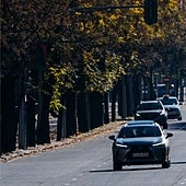 La DGT explica dónde está prohibido adelantar aunque no haya una señal