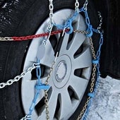 Cómo conducir con nieve y poner rápidamente las cadenas al coche
