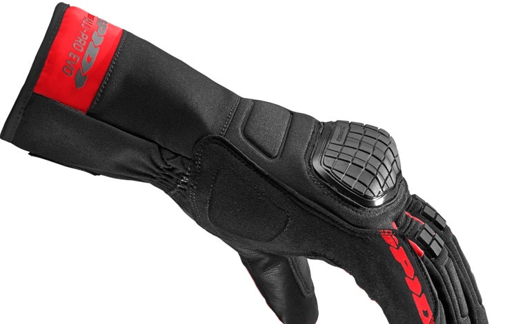 Imagen principal - Variados modelos de guantes para la motocicleta