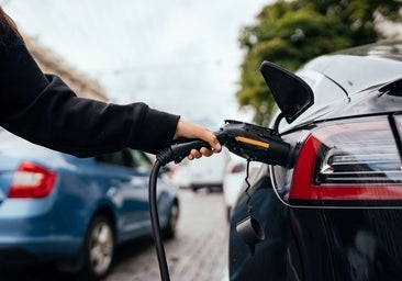 La Semana Santa frena las matriculaciones de vehículos electrificados