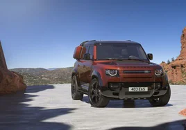 Land Rover amplía la gama del Defender para convertirlo en un todoterreno más lujoso