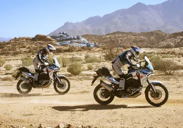 2,800 公里的道路和充满挑战的沙漠地带：这就是本田冒险之路
