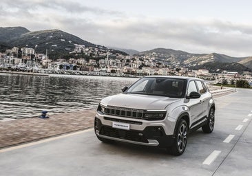 Con su nueva versión híbrida el Jeep Avenger alcanza los 100.000 pedidos