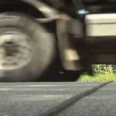 Los cables negros en las carreteras: ¿qué función tienen?