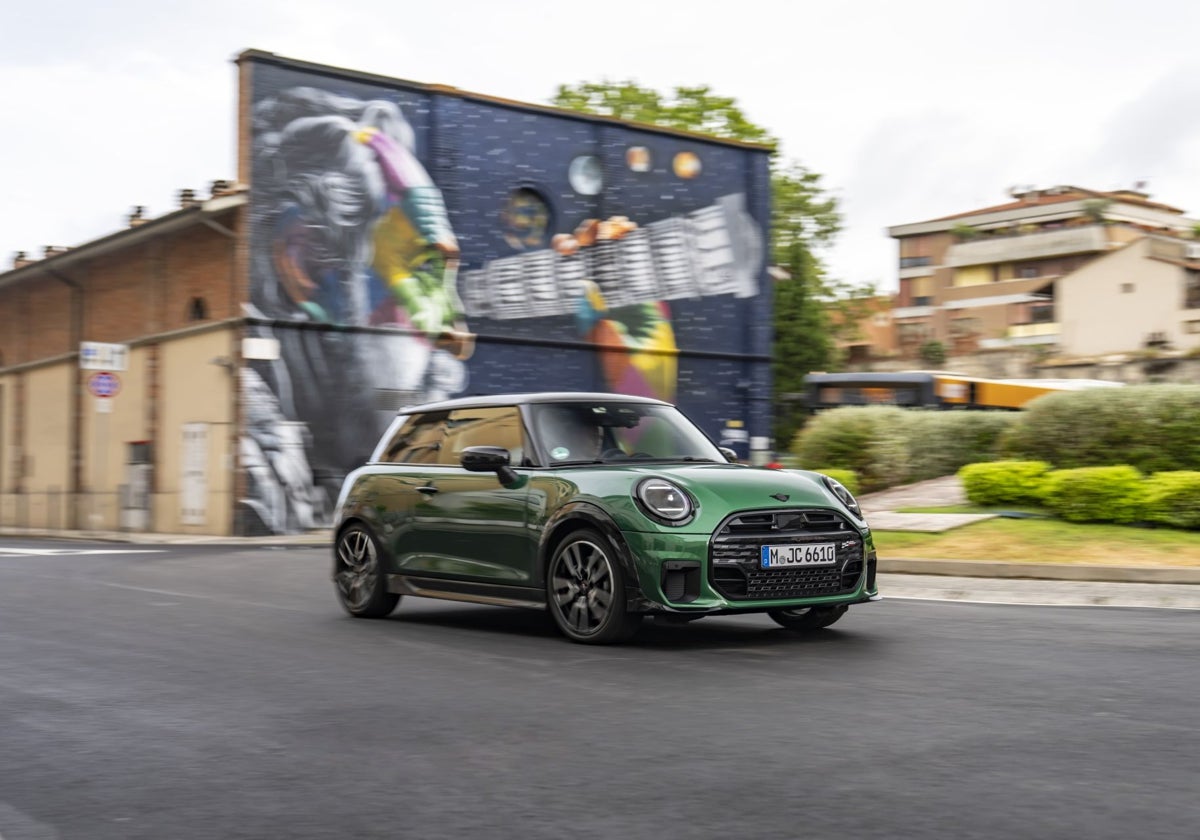 MINI Cooper S con acabado John Cooper Works