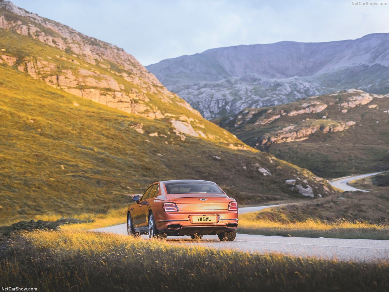 Bentley Flying Spur: El buque insignia de las berlinas deportivas renace con un potente motor de 771 CV