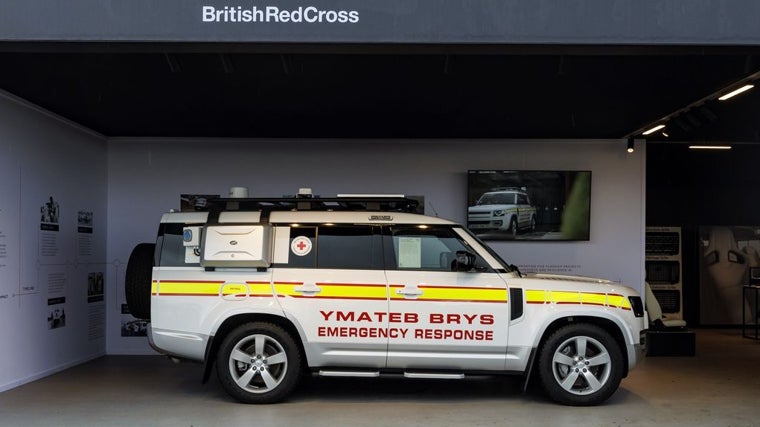 Land Rover actual de la Cruz Roja británica