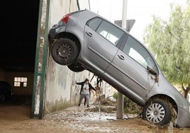 ¿Compensa reparar un coche inundado?