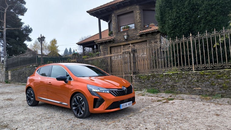 El nuevo Clio 2024, con su frontal espectacular, una sabia evolución de la quinta generación