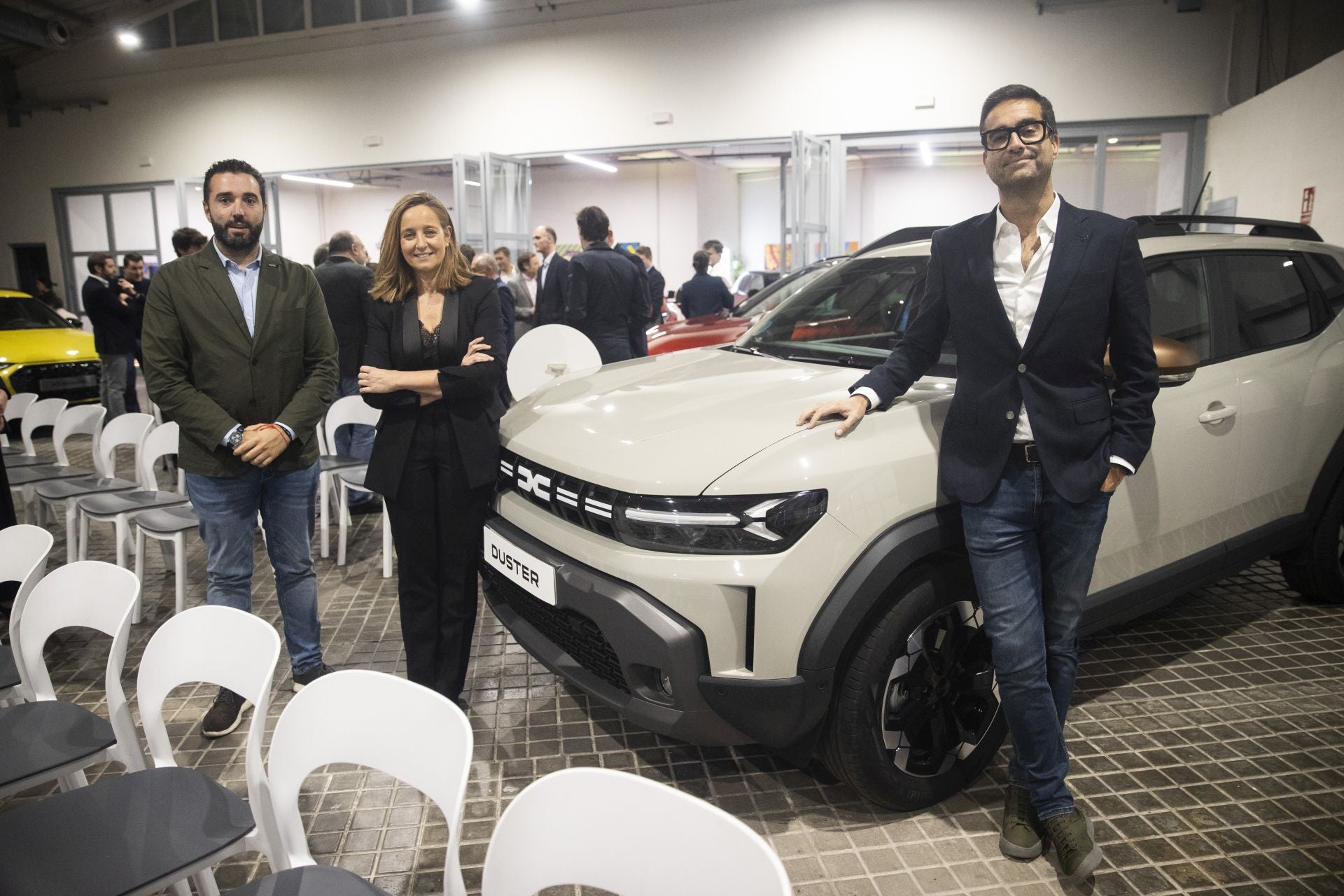 Markel de Zabaleta, Mercedes García y Francisco Hidalgo (director general de Dacia Iberia)