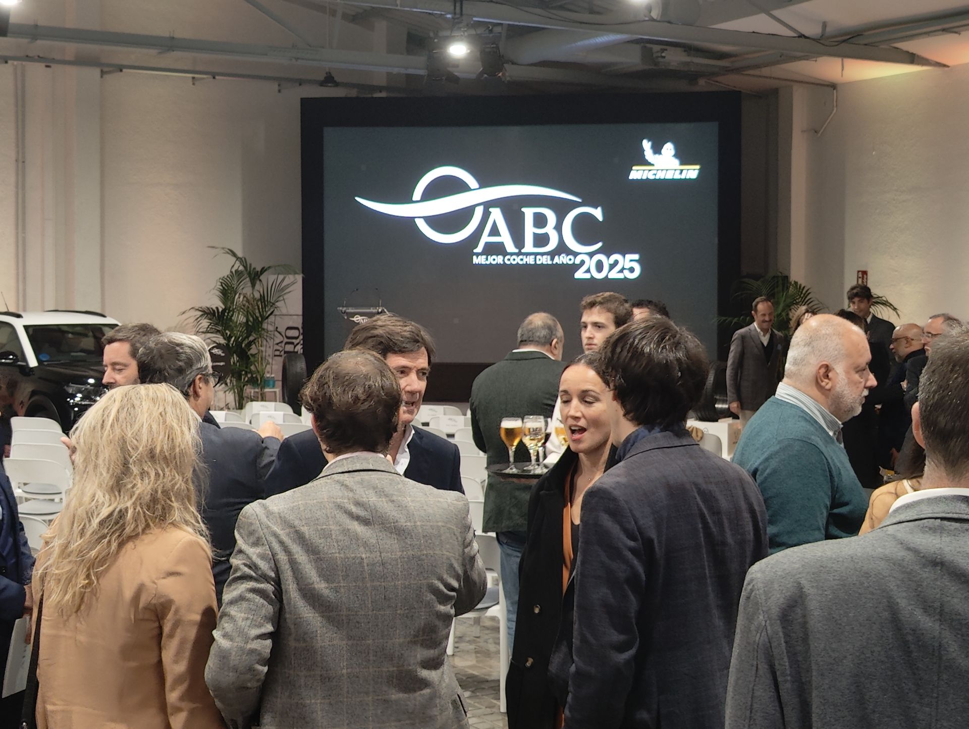 Ambiente previo a la presentación de los candidatos