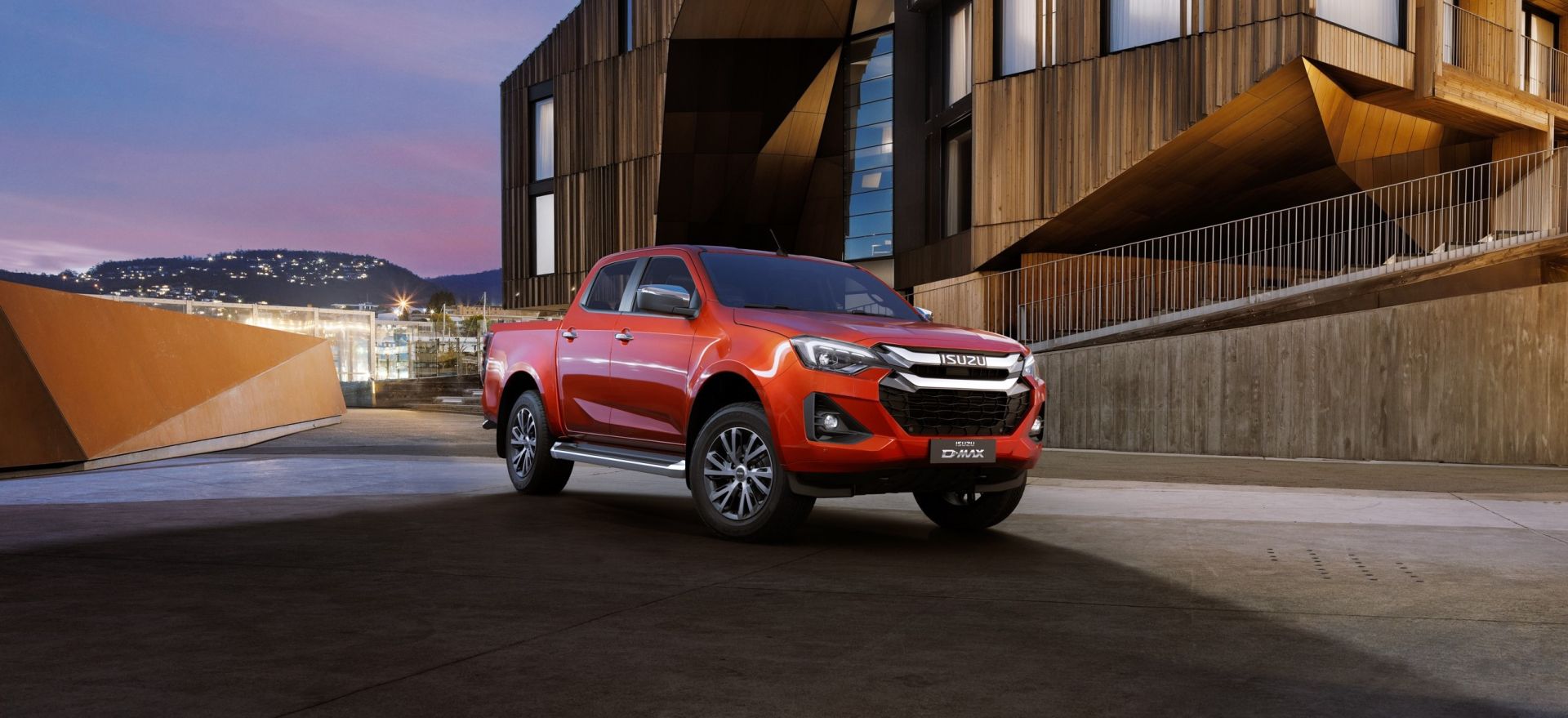 SUZU, el fabricante Japonés de vehículos más longevo del mundo, con más de 100 años de vida y cuyos orígenes se remontan a 1916, presenta estos días la nueva versión de su reconocida Pick Up D-MAX