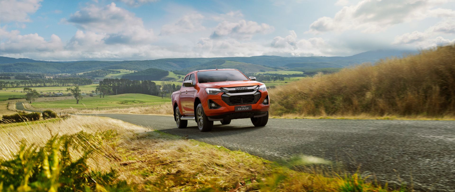 Parte del concepto estilístico Origami Miura japonés, en el que las líneas se pliegan sobre si mismas para dar al conjunto un aspecto mucho más imponente y musculoso