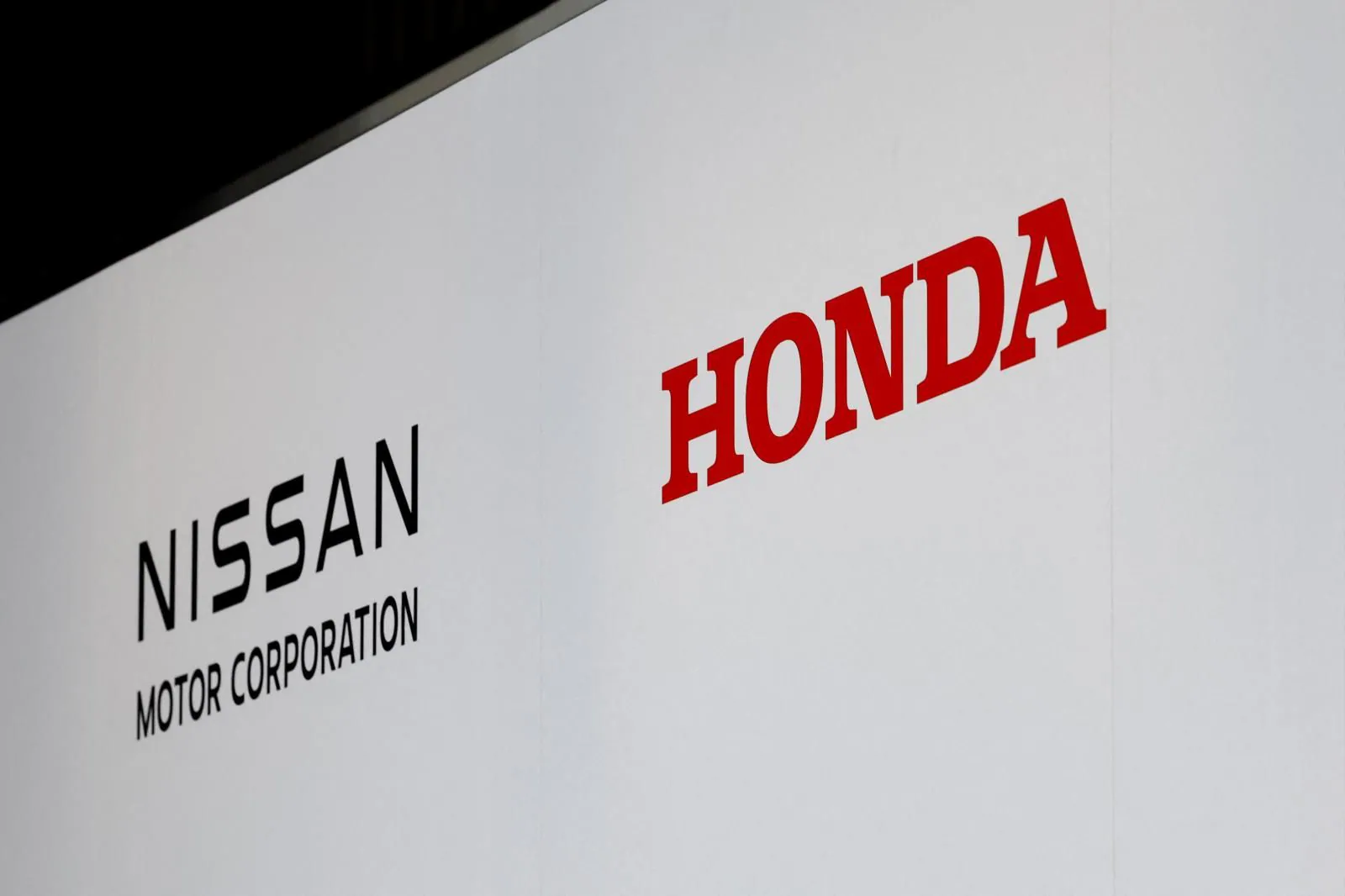 La Bolsa de Japón aplaude el inicio de negociaciones para la fusión de Nissan y Honda